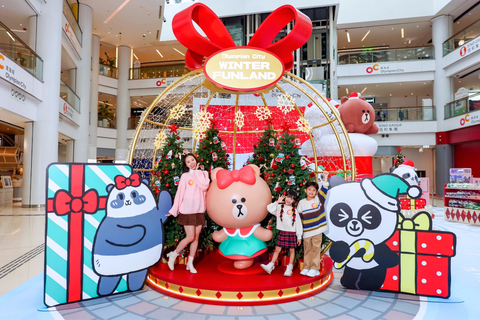 4米高的「Line friends x Panda friends 冬日閃亮星光球」